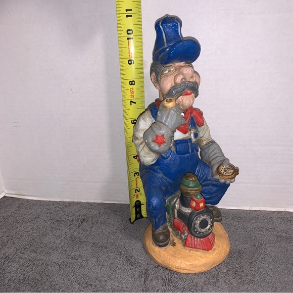Vtg 1970's Miniature Train Conductor w/ Timepiece Chalkware Statue 10.5" - Picture 7 of 7